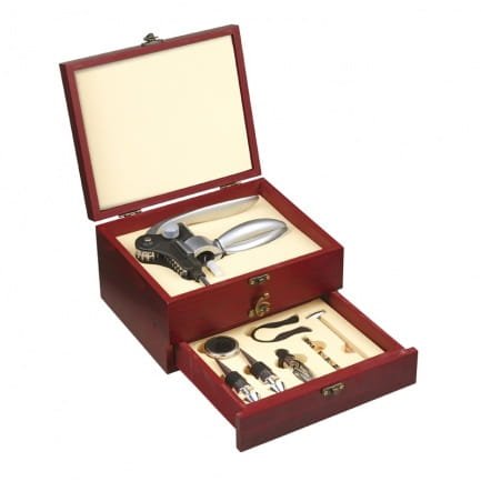 Zestaw do wina Double Decker, brązowy
Pomysłowo zaprojektowany dwu szufladowy zestaw do wina